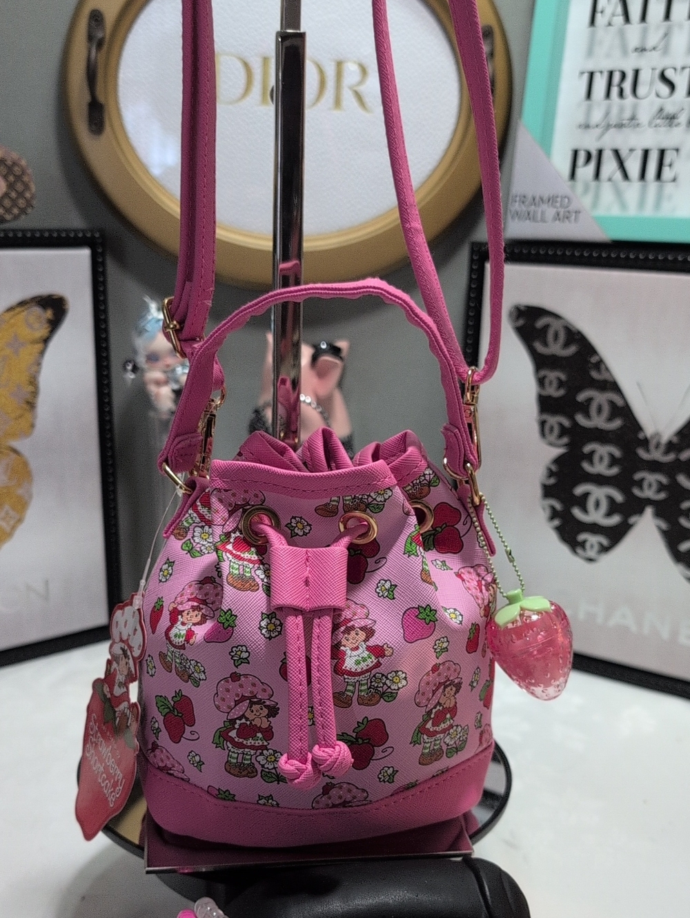 Shannon's Birthday Surprise Strawberry Shortcake Mini Bucket Bag - ๐ Bundle ๐ - Picture 7 of 16